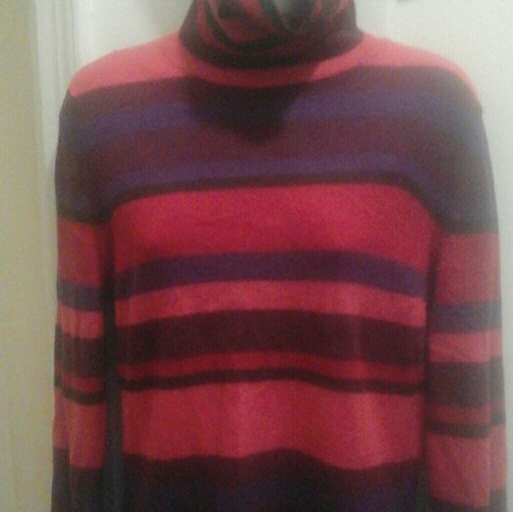 Les Copains Turtle Neck Sweater. Sz 44